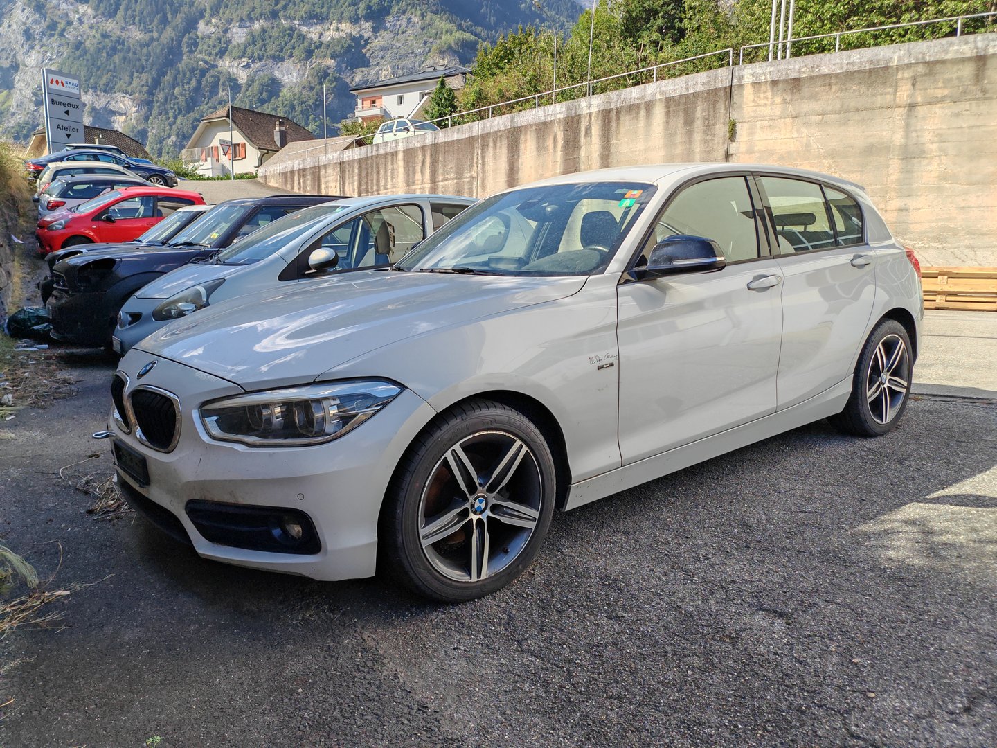 BMW 118i Sport Line  – MOTEUR HS (sans compression), non expertisée, dans l'état