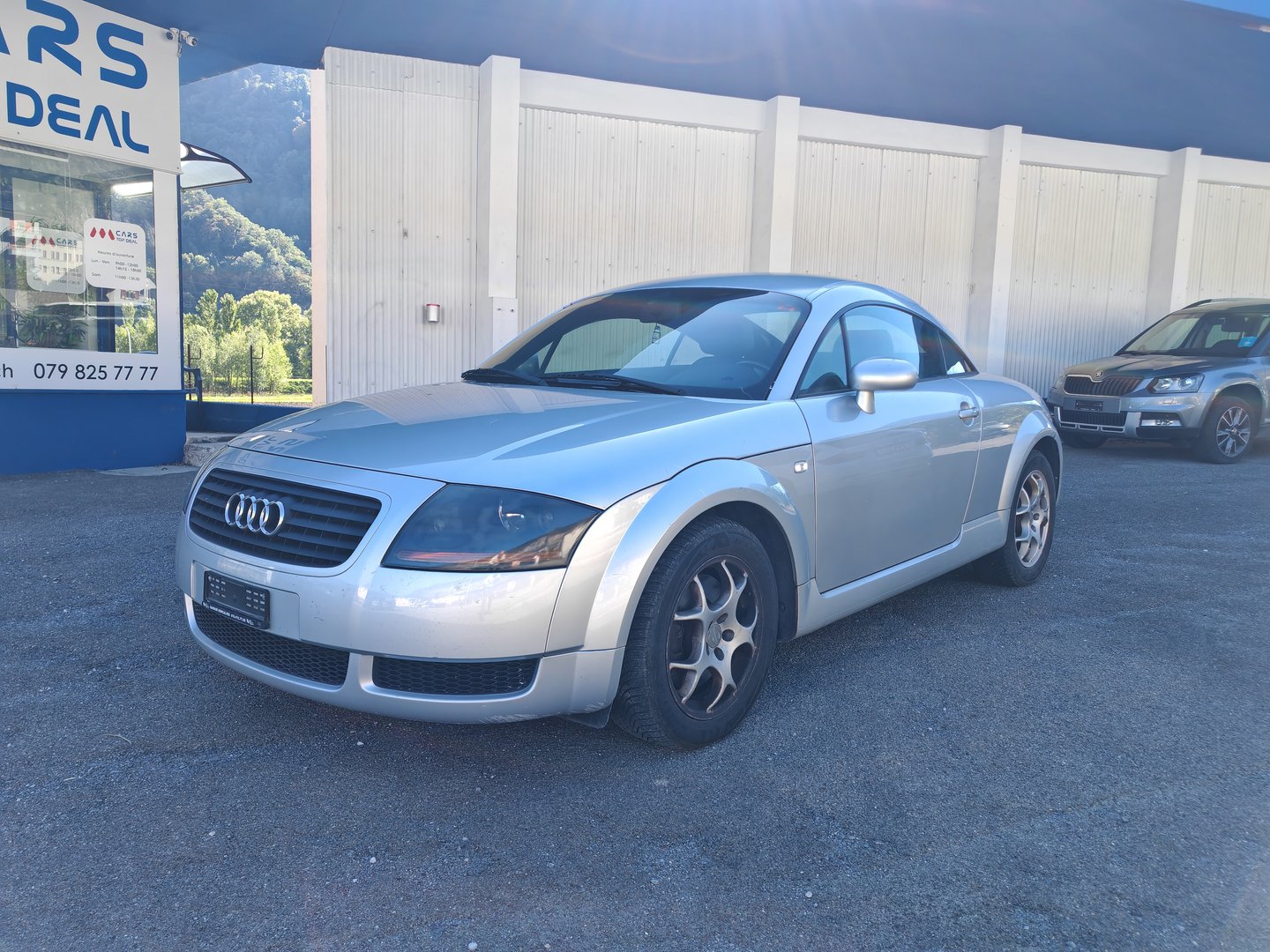 AUDI TT Coupé 1.8 T Roule bien / carrosserie pas belle (voir photos)